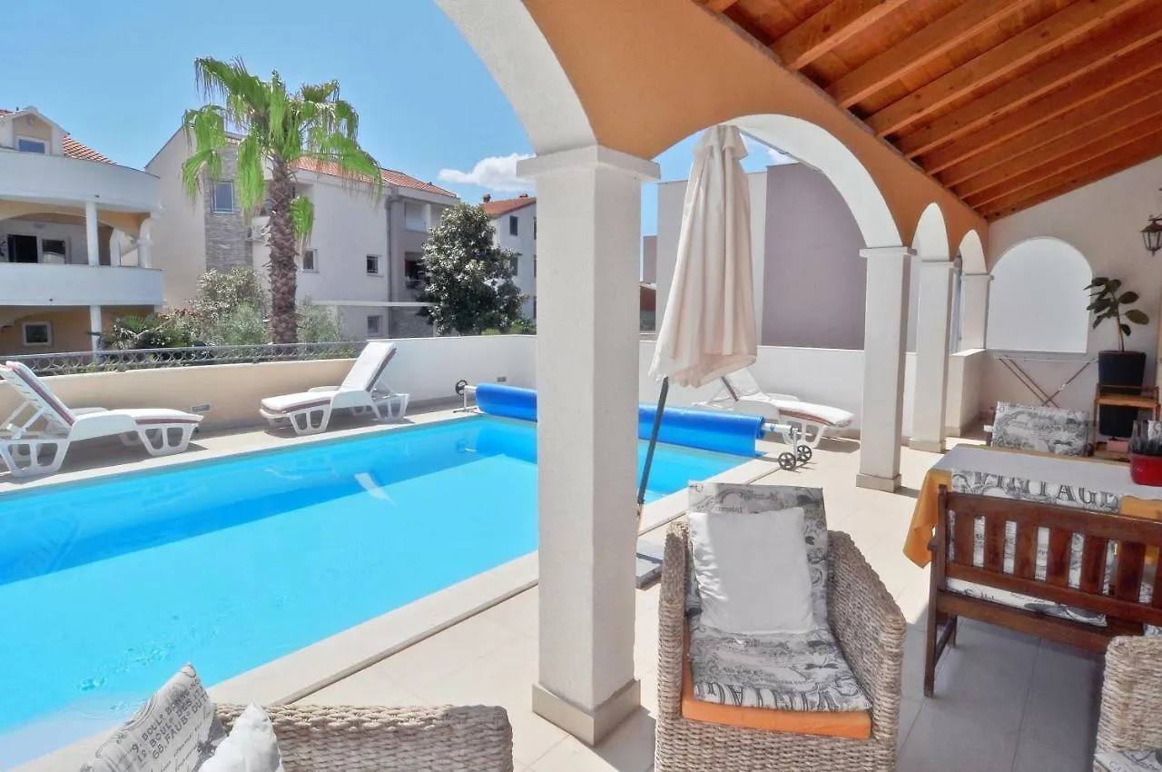 Villa Vanilla With Heated Pool Zadar Appartement